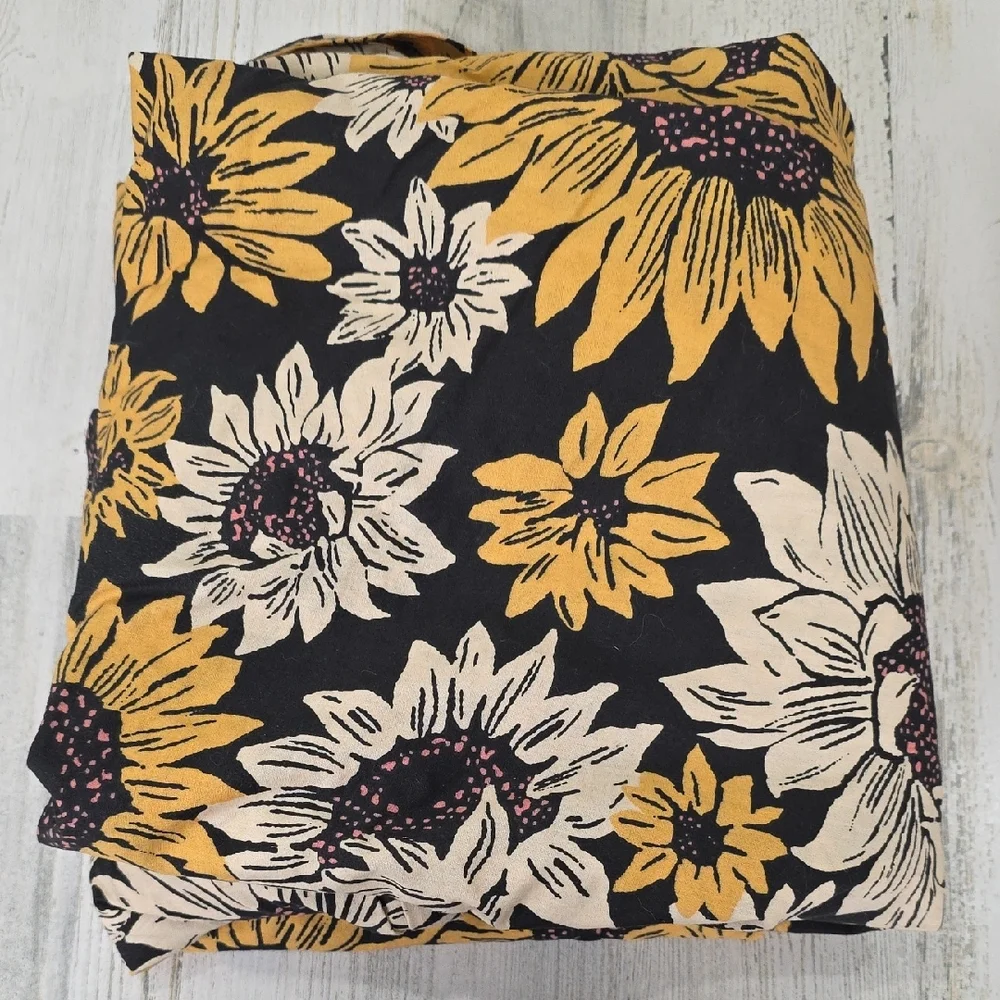 Urban Outfitters Sunflower Black Background Duvet Cover Twin XL One Pillow Case